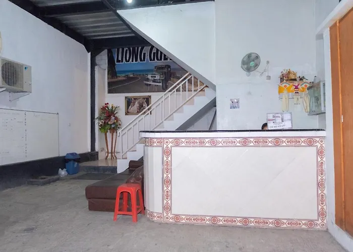 Pensión Liong *